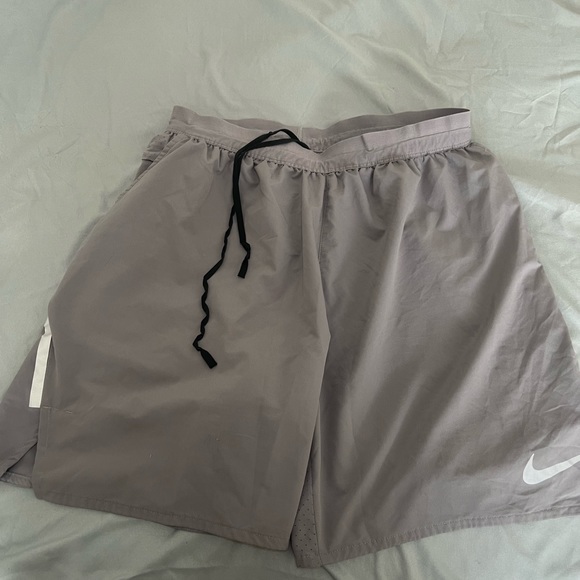 Nike shorts - Picture 2 of 3